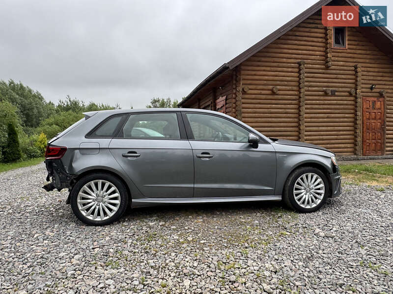 Хэтчбек Audi A3 Sportback 2015 в Яворове