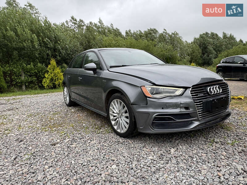 Хэтчбек Audi A3 Sportback 2015 в Яворове