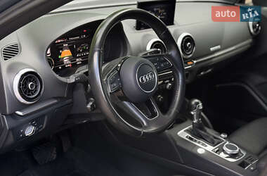 Хэтчбек Audi A3 Sportback 2016 в 
