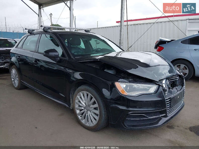 Хэтчбек Audi A3 Sportback 2015 в 