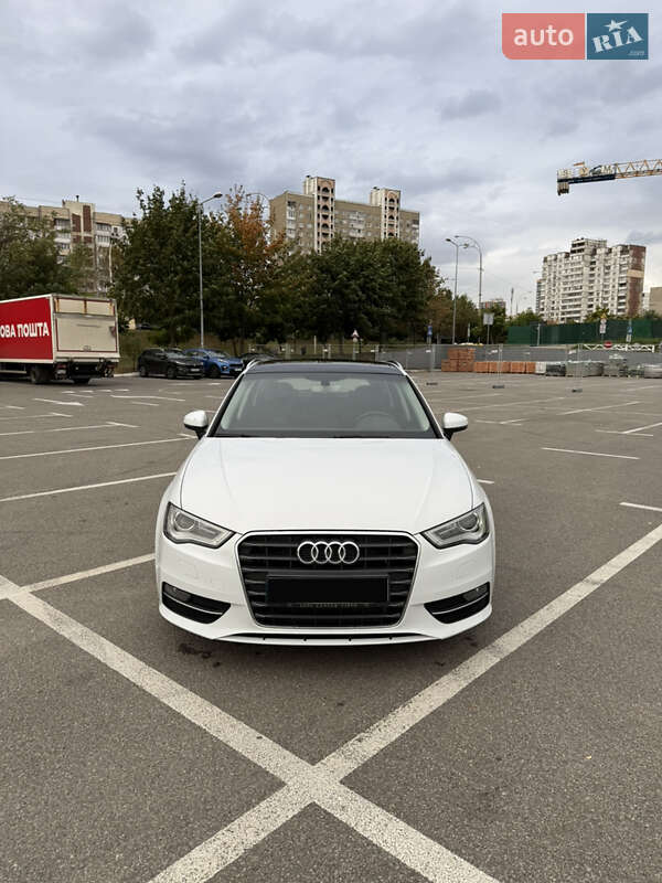 Хэтчбек Audi A3 Sportback 2016 в Киеве