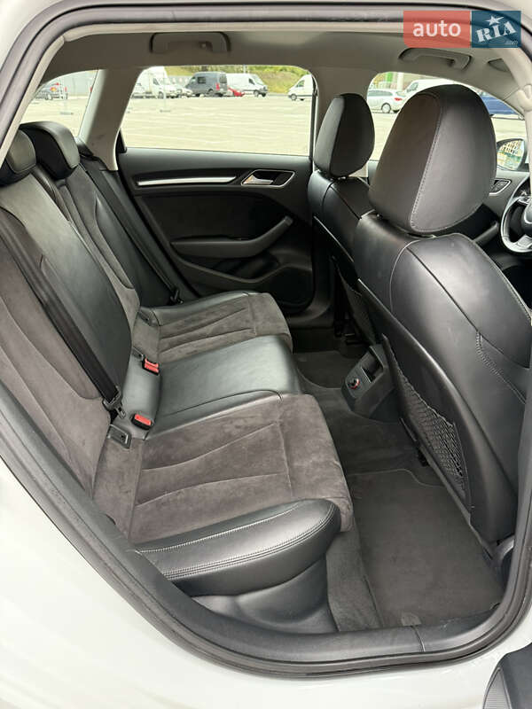 Хэтчбек Audi A3 Sportback 2016 в Киеве