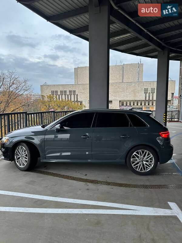 Хэтчбек Audi A3 Sportback 2018 в Харькове