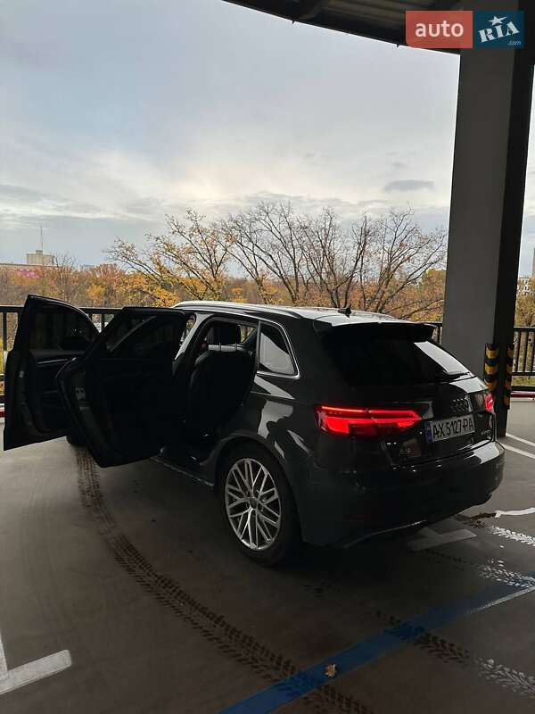 Хэтчбек Audi A3 Sportback 2018 в Харькове