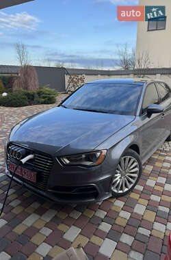 Хетчбек Audi A3 Sportback 2015 в Калуші