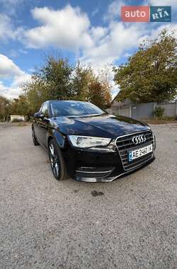 Хетчбек Audi A3 Sportback 2015 в Дніпрі