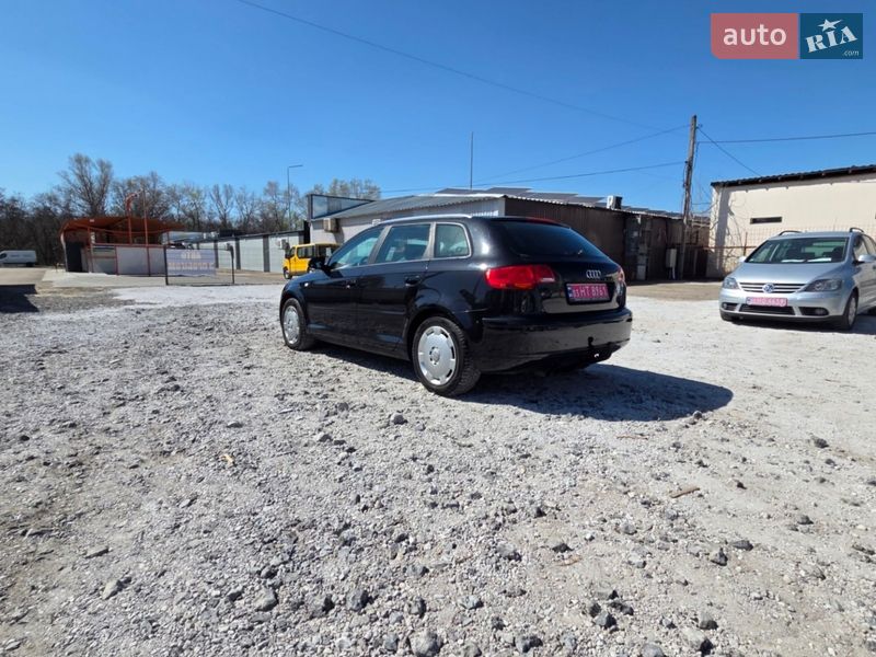 Хетчбек Audi A3 Sportback 2006 в Кам'янському