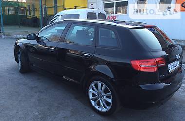 Хэтчбек Audi A3 2010 в 