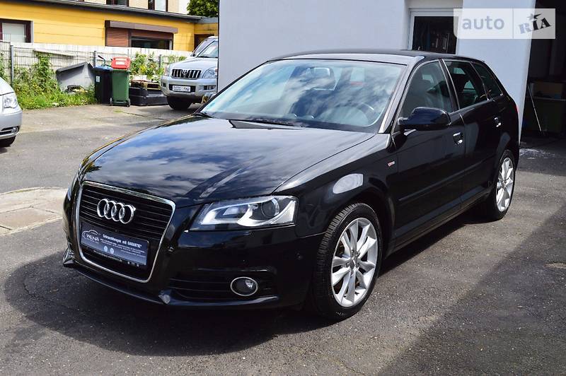 Хэтчбек Audi A3 2010 в 