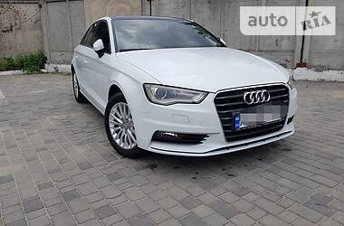 Седан Audi A3 2016 в Дніпрі