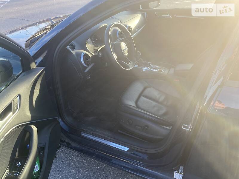 Седан Audi A3 2017 в Дніпрі