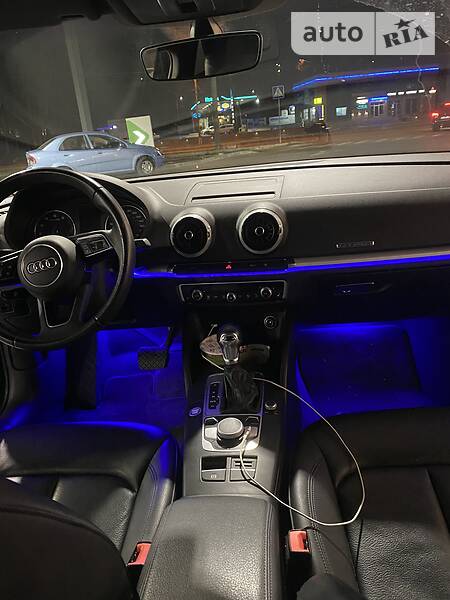 Седан Audi A3 2017 в Дніпрі