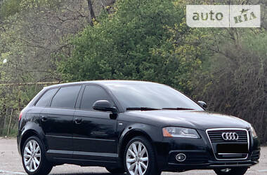 Хетчбек Audi A3 2011 в 
