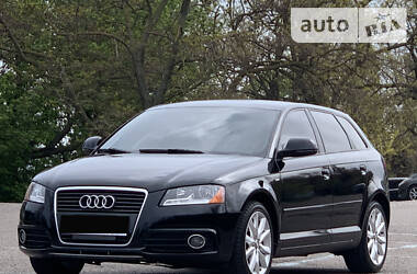 Хетчбек Audi A3 2011 в 