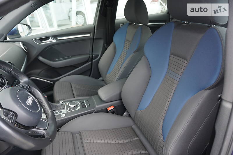 Хетчбек Audi A3 2016 в Чернівцях