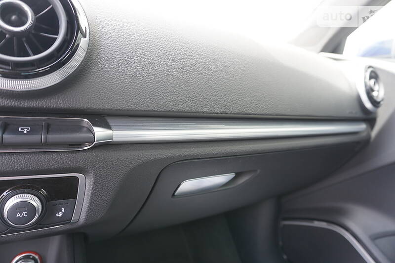 Хетчбек Audi A3 2016 в Чернівцях