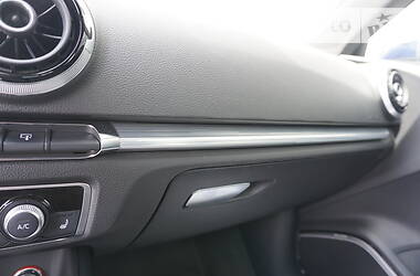 Хэтчбек Audi A3 2016 в 
