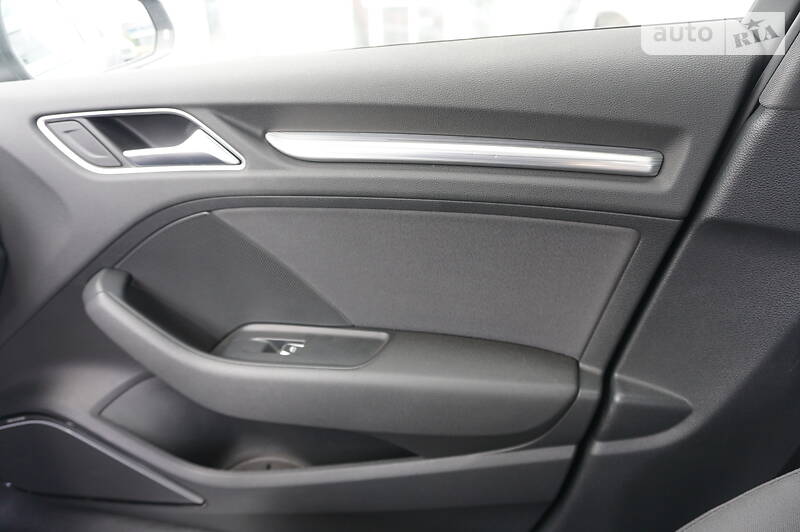 Хетчбек Audi A3 2016 в Чернівцях