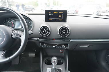 Хэтчбек Audi A3 2016 в 