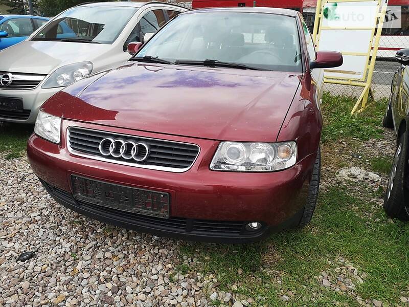 Хэтчбек Audi A3 2001 в Нововолынске