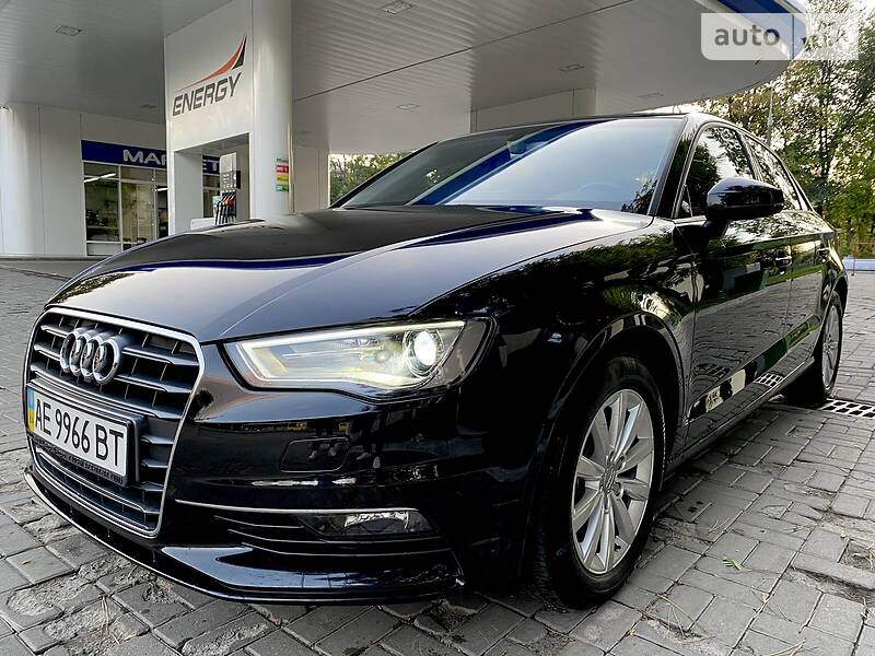 Седан Audi A3 2015 в Днепре