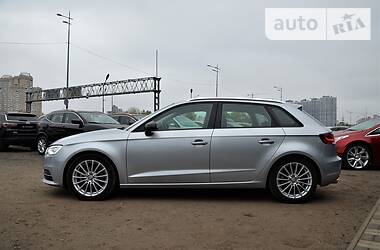 Хэтчбек Audi A3 2016 в Киеве