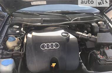 Хэтчбек Audi A3 2002 в 