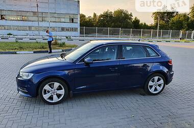 Хэтчбек Audi A3 2014 в 