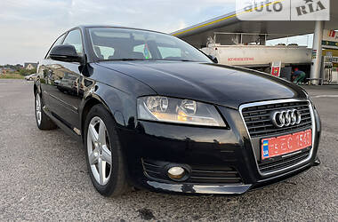 Хэтчбек Audi A3 2010 в 