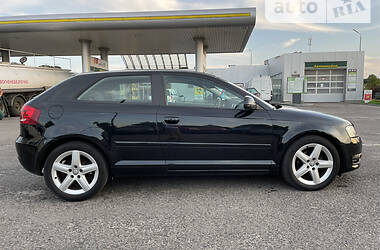 Хэтчбек Audi A3 2010 в 