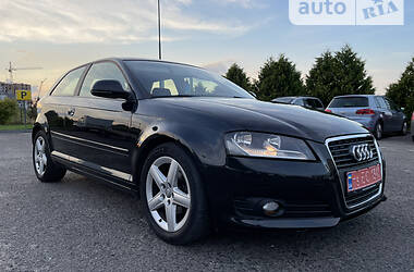 Хэтчбек Audi A3 2010 в 