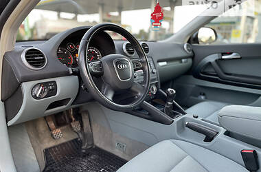 Хэтчбек Audi A3 2010 в 