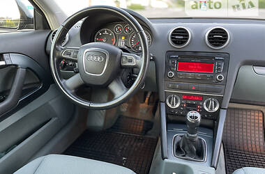 Хэтчбек Audi A3 2010 в 