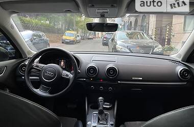 Хэтчбек Audi A3 2016 в 
