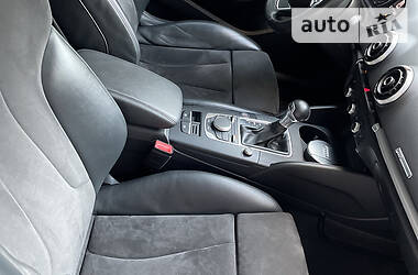Хэтчбек Audi A3 2016 в 