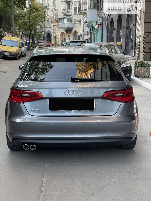 Хэтчбек Audi A3 2016 в Киеве