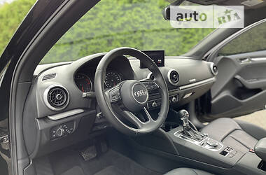 Седан Audi A3 2016 в Киеве