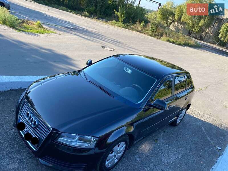 Хэтчбек Audi A3 2010 в Ладыжине