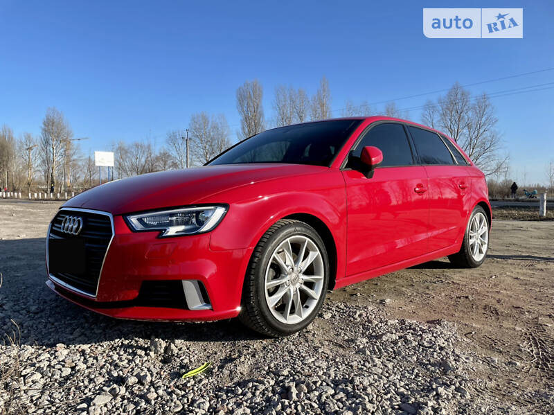 Хэтчбек Audi A3 2016 в Киеве