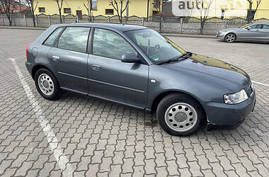Хэтчбек Audi A3 2002 в 