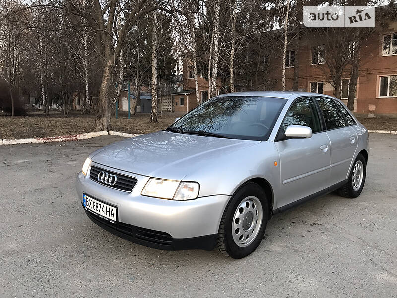 Хэтчбек Audi A3 2000 в 