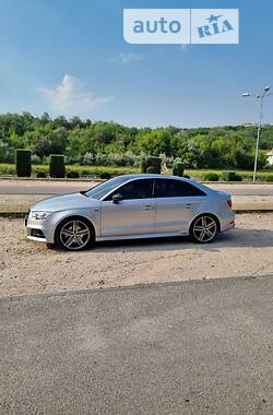 Седан Audi A3 2016 в Дніпрі