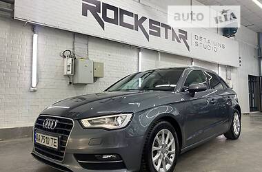 Хэтчбек Audi A3 2016 в 