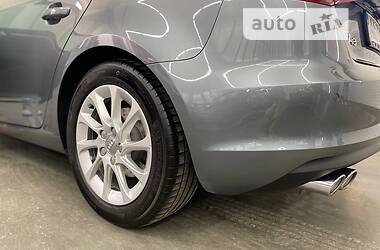 Хэтчбек Audi A3 2016 в 