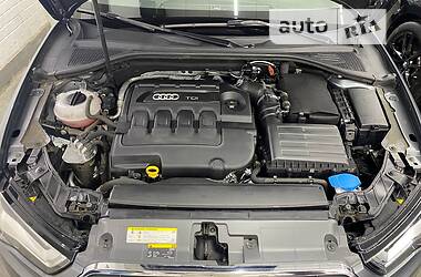 Хэтчбек Audi A3 2016 в 