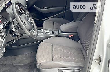 Хэтчбек Audi A3 2013 в 