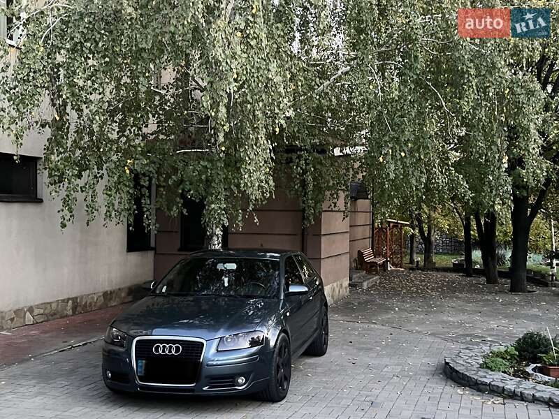 Хэтчбек Audi A3 2003 в Запорожье