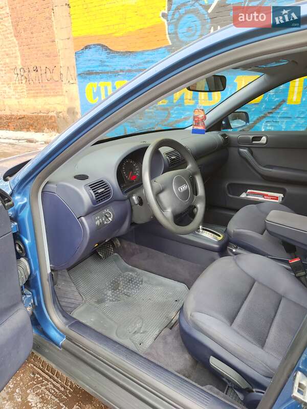Хэтчбек Audi A3 2001 в Ахтырке