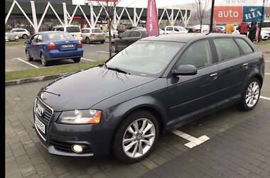 Хэтчбек Audi A3 2012 в 