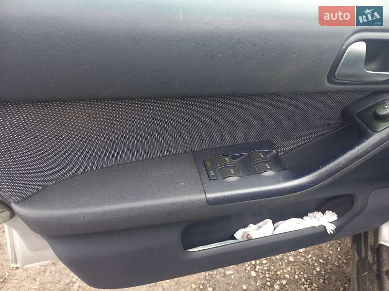 Хэтчбек Audi A3 2002 в Лохвице